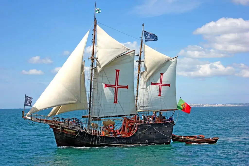 Boat Trips and Yacht Charters in Portimão